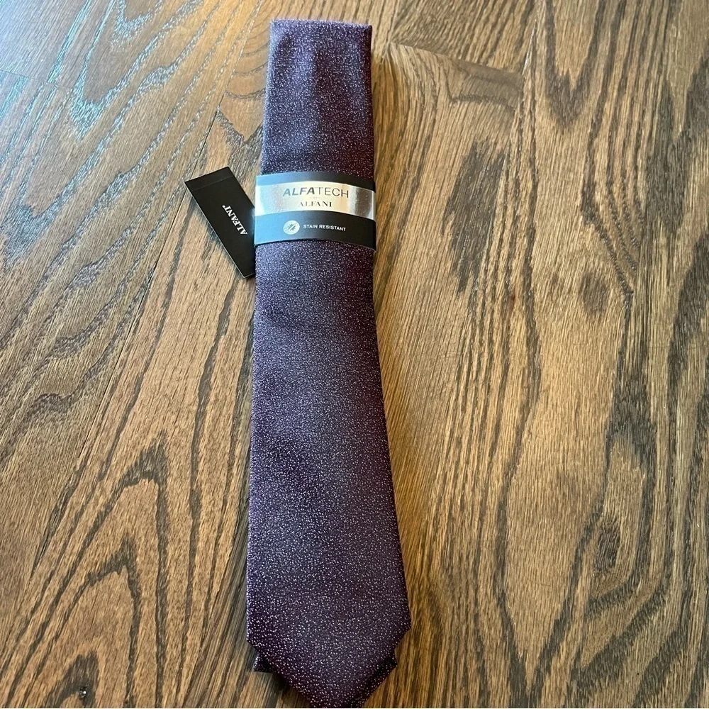 NWT mens Alfani slim neck tie stain resistant Millard Mini berry color